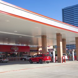 OnCue is a convenience store chain offering a selection of beverages, fresh food, fuel and clean restrooms.
