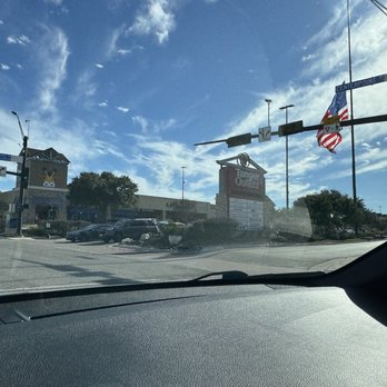 San Marcos Premium Outlets - Outlet Stores Near Me - San Marcos, Texas