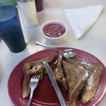 Bradley's Corner Cafe - Strawberry French Toast - American Near Me - Topeka, Kansas