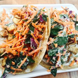 The Greenbite - Tacos de pollo con aderezo de chipotle dulce