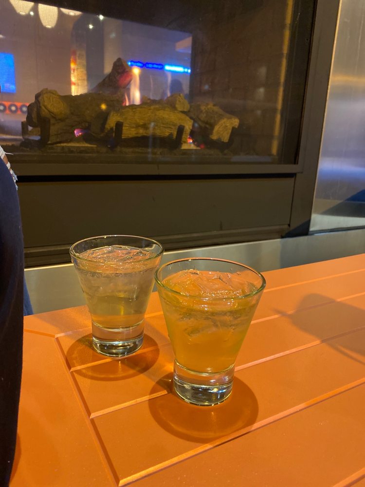 W XYZ Bar