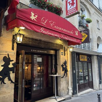 L'Escarmouche - The restaurant is inside a cavern from the XIV century. - Venues & Event Spaces Near Me - Paris, 75