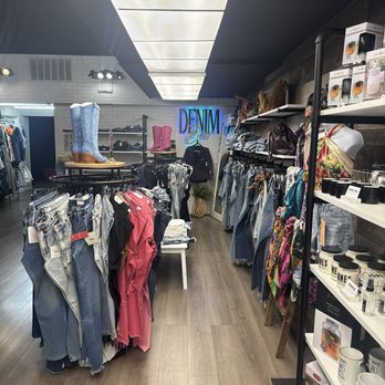 Cotton & Sage - Women's Clothing Near Me - Oakdale, California Cotton & Sage - Women's Clothing Near Me - Oakdale, California