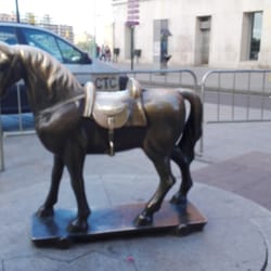 Caballito - Ya no nos cuelgan las piernas a lomos del caballito.