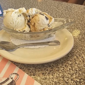 Sugar Bowl - Chocolate chip cookie dough and salted caramel brownie ice cream - Ice Cream & Frozen Yogurt Near Me - Scottsdale, Arizona Sugar Bowl - Chocolate chip cookie dough and salted caramel brownie ice cream - Ice Cream & Frozen Yogurt Near Me - Scottsdale, Arizona