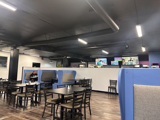 Eddie's Kitchen & Tavern by null