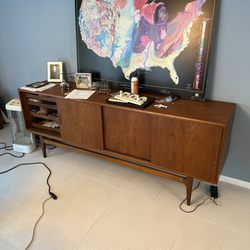 Upscale Consignment Furniture