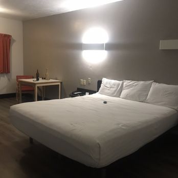 Motel 6 - King bed - Hotels Near Me - Globe, Arizona