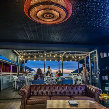 The Theatery - We sat and watched the sunset as we waited for our friends.  Beautifully decorated and the ambiance was perfect. - Cocktail Bars Near Me - Kealakekua, Hawaii