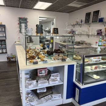 Indigo Bakery - Big look at the counter, - Desserts Near Me - Georgetown, South Carolina