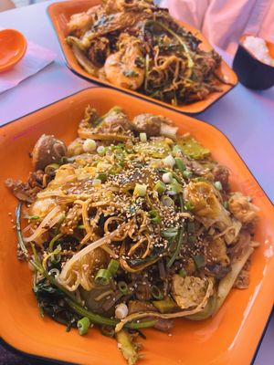 ShangHai Restaurant+ZhangLiang Spicy Hot Pot 张亮麻辣烫 by null