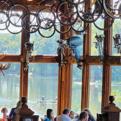 Gaston's White River Resort - Beautiful White River in the background. Awesome food to eat.