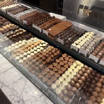 Läderach chocolatier suisse - Specialty Chocolates - Chocolatiers & Shops Near Me - Cerritos, California