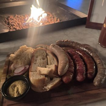 Berliner Pub - German Near Me - Renton, Washington