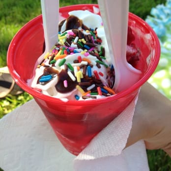 Wegmeyer Farms - Strawberry sundae - $5 - Do-It-Yourself Food Near Me - Hamilton, Virginia