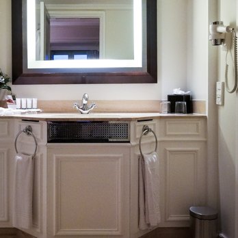 The Westin Paris - Vendôme - Junior Suite - Bathroom - Hotels Near Me - Paris, 75 The Westin Paris - Vendôme - Junior Suite - Bathroom - Hotels Near Me - Paris, 75