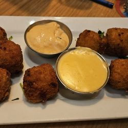 BJ's Restaurant & Brewhouse - Mac and cheese balls