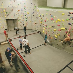 Climb Nashville East - Top Ropes & Bouldering