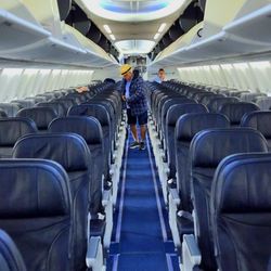 WestJet - Westjet B737-800-8