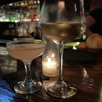 LoFi Bar - Cosmo & Rose - Wine Bars Near Me - Brooklyn, New York