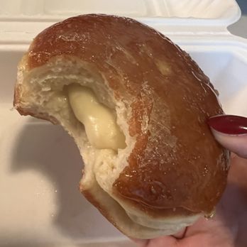 SIGNAL Coffee Roasters - Crème Brûlée donut - Coffee Roasteries Near Me - Alameda, California
