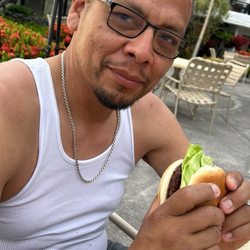 Casa-De-Emdeko - Lunch time
