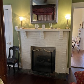 Judge Porter House Bed and Breakfast - Fireplace in our room - Bed & Breakfast Near Me - Natchitoches, Louisiana Judge Porter House Bed and Breakfast - Fireplace in our room - Bed & Breakfast Near Me - Natchitoches, Louisiana