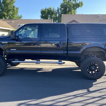 Les Schwab Tire Center - Tires Near Me - Rocklin, California