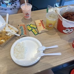 Pancit Palabok, Guava Freeze, Pineapple quencher, 6 pcs of Korean bbq, one ube pie and lastly peach mango pie Pancit Palabok, Guava Freeze, Pineapple quencher, 6 pcs of Korean bbq, one ube pie and lastly peach mango pie