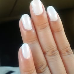 perfectioNails - Bad paint job (eg. Middle finger) and the technician even got glitter on her fingers (fourth finger)