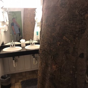 Old Town Manor - Natural divider "Love tree trunk" in the bathroom. Very cool accent feature! - Bed & Breakfast Near Me - Key West, Florida