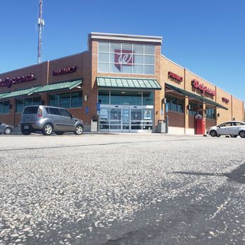 Walgreens - cars parked in front of the store - Drugstores Near Me - Roy, Utah