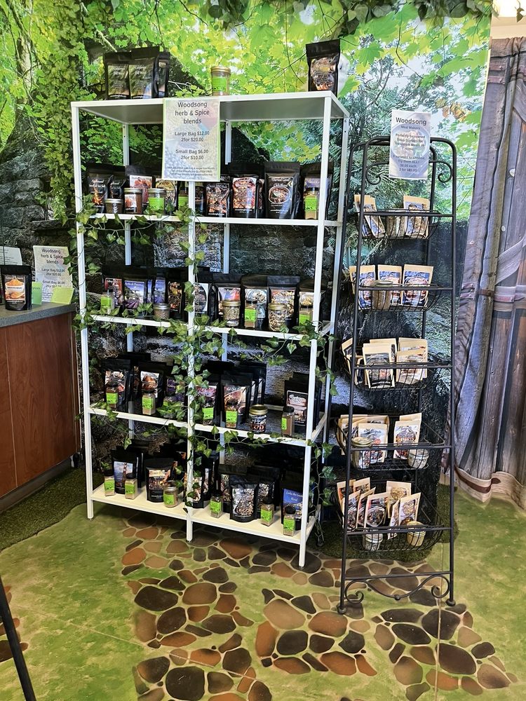 Woodsong Herbs Teas and Spices Logo
