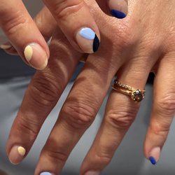Virgo Varnished - Abstract gel mani