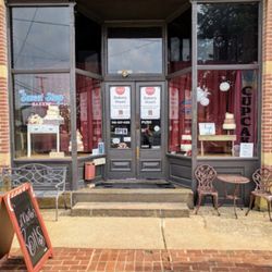 The Sweet Stop Bakery - Outside of the shop