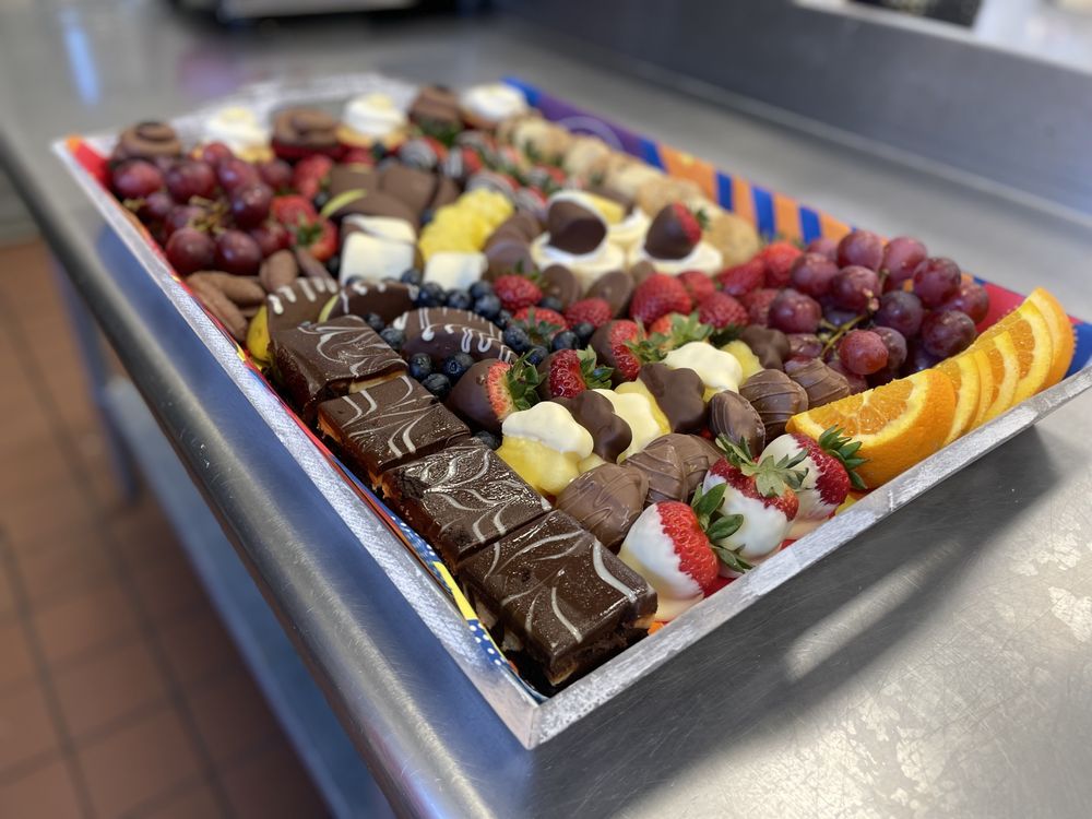 Edible Arrangements Logo