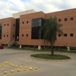 Villa Allende Office - Plaza comercial frente al edificio