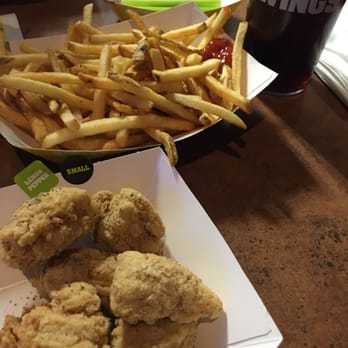 Buffalo Wild Wings - American Near Me - Goodyear, Arizona