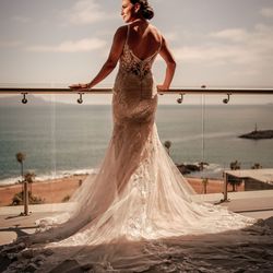 David Josué Photographer - Getting Ready Bride in Torre Lucerna, at Ensenada, Baja California, Mexico.