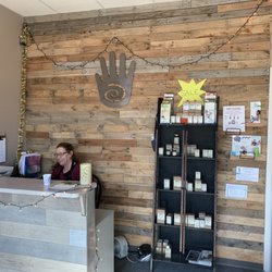 Cooperative Wellness Massage & Nutrition - Lobby & seating