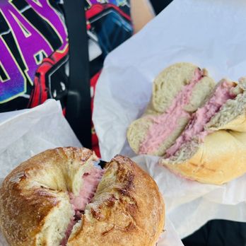Garden State Bagels - Strawberry cream cheese & plain bagel // Cinnamon bagel with strawberry cream cheese - Bagels Near Me - Encinitas, California Garden State Bagels - Strawberry cream cheese & plain bagel // Cinnamon bagel with strawberry cream cheese - Bagels Near Me - Encinitas, California