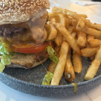 Citizen All Day - Restaurant, Cafe & Deli - Double Brisket Burger - Australian Near Me - Austin, Texas
