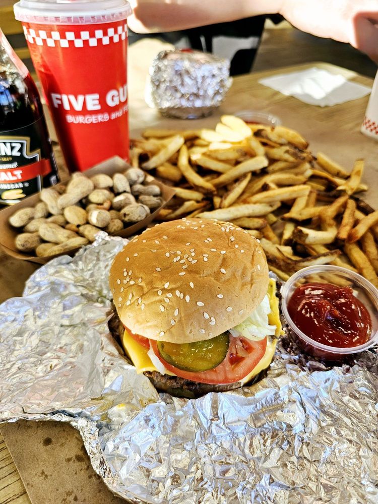 Five Guys - Photo 3