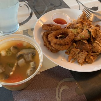 Thai Flavor - S2. Tom Yum Chicken A13. Fried Calamari N3. Drunken Noodles Takeout! - Thai Near Me - Aurora, Colorado