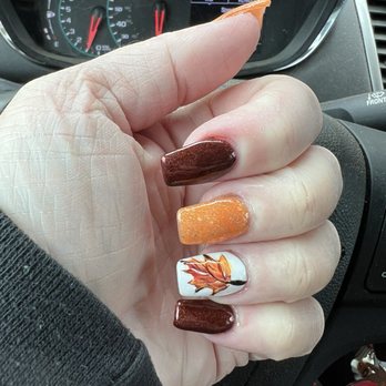 Q Nails - Left hand - Nail Salons Near Me - Vancouver, Washington Q Nails - Left hand - Nail Salons Near Me - Vancouver, Washington