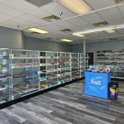 Vapor Outlet - Disposables. Elf bar, lost mary, Tyson, Kado bars... the list goes on and on.