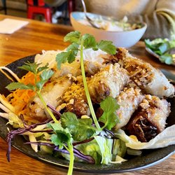 Sapôres - Sàigòn - Ban mit Frühlingsrollen
