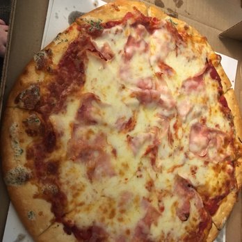 Carlucci's Pizza - 14" Traditional ham pizza with garlic butter crust - Pizza Near Me - Grand Rapids, Michigan Carlucci's Pizza - 14" Traditional ham pizza with garlic butter crust - Pizza Near Me - Grand Rapids, Michigan