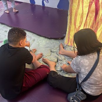 Rainbow Slime Co - Kids Activities Near Me - Kansas City, Missouri