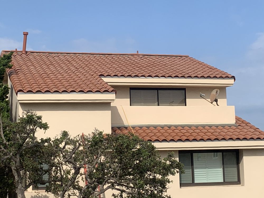 Slide of Robles Roofing